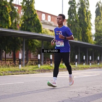 Runner Photo 8385566