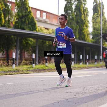 Runner Photo 8385575