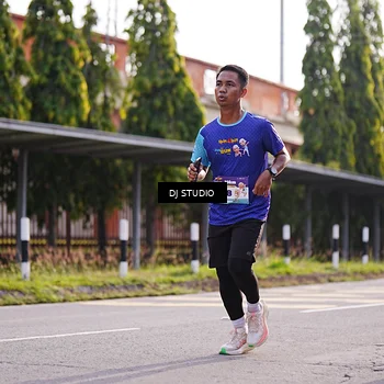 Runner Photo 8385578