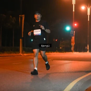 Runner Photo 8385665