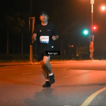 Runner Photo 8385676