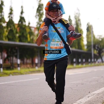 Runner Photo 8385769