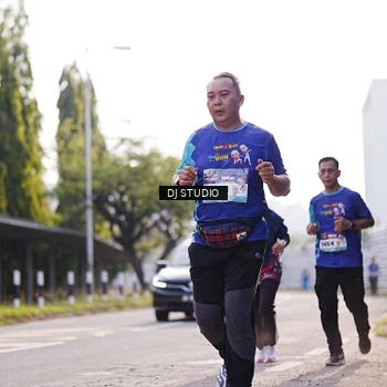 Runner Photo 8385906