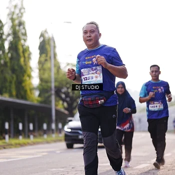 Runner Photo 8385913