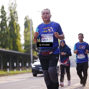 Runner Photo 8385916