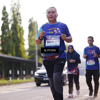 Runner Photo 8385922