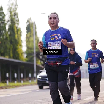 Runner Photo 8385938