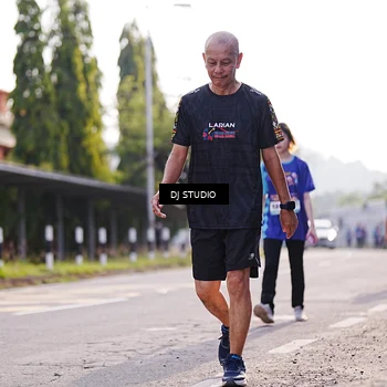 Runner Photo 8386056