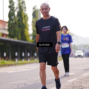 Runner Photo 8386065