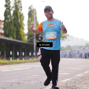 Runner Photo 8386351
