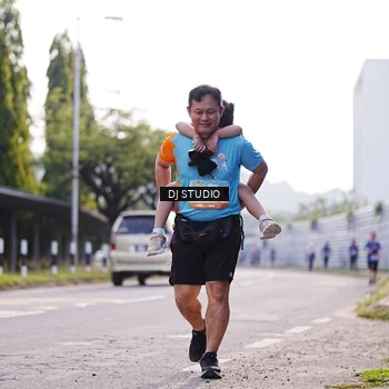 Runner Photo 8387056