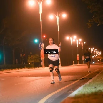 Runner Photo 8387075