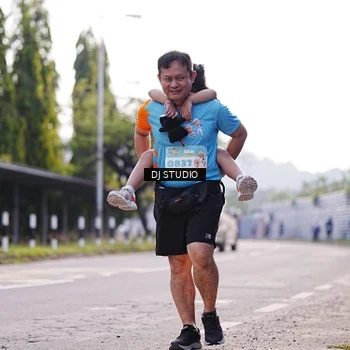 Runner Photo 8387083