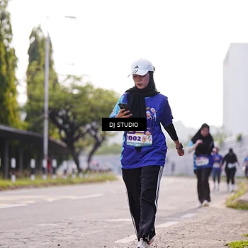 Runner Photo 8387455