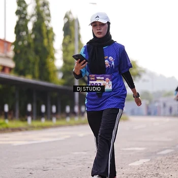 Runner Photo 8387473