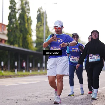 Runner Photo 8387530