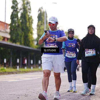 Runner Photo 8387534