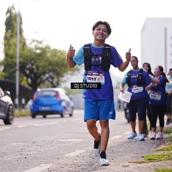 Runner Photo 8387676