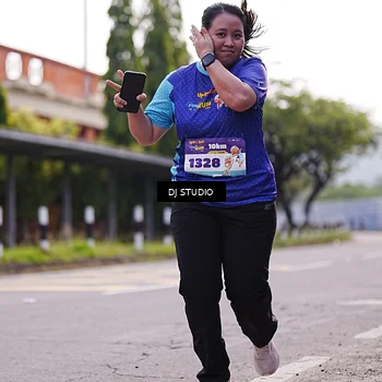 Runner Photo 8388359