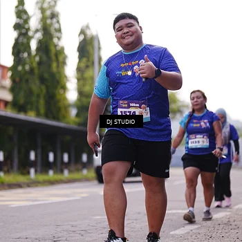 Runner Photo 8388543