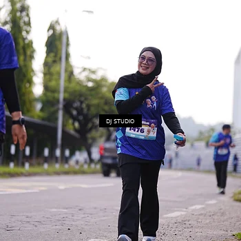 Runner Photo 8388736