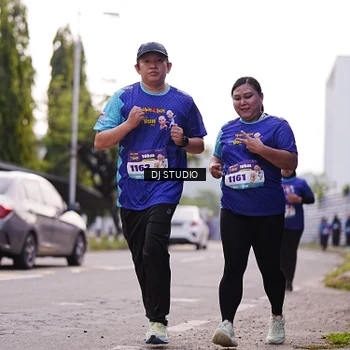 Runner Photo 8388768