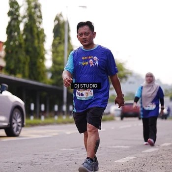 Runner Photo 8389012
