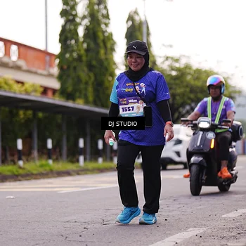 Runner Photo 8389075