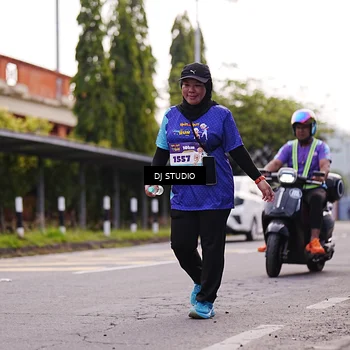 Runner Photo 8389076