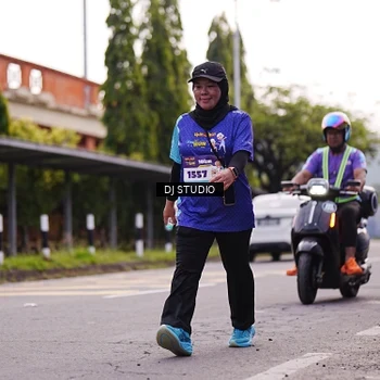 Runner Photo 8389082
