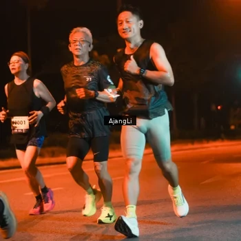 Runner Photo 8389242