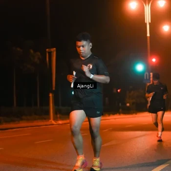 Runner Photo 8389273