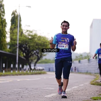 Runner Photo 8389503
