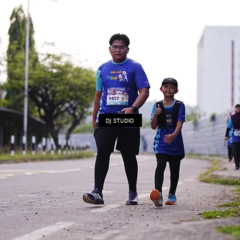 Runner Photo 8389544