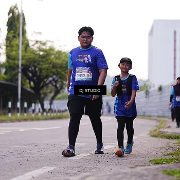 Runner Photo 8389551