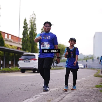 Runner Photo 8389572