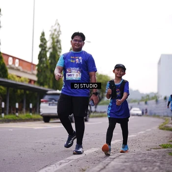 Runner Photo 8389576
