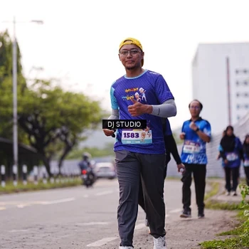Runner Photo 8390030