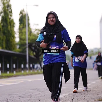 Runner Photo 8390265