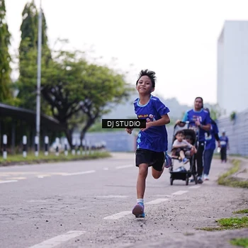 Runner Photo 8390315
