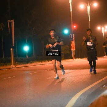 Runner Photo 8390323