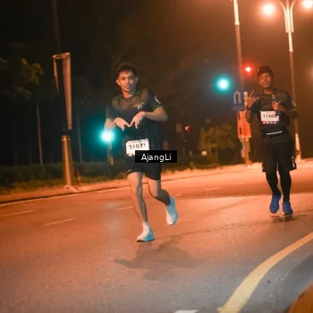 Runner Photo 8390345