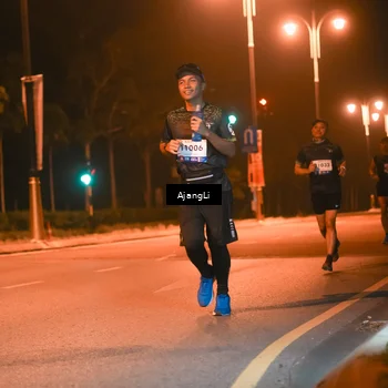 Runner Photo 8390371
