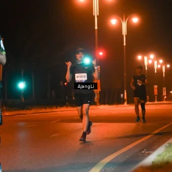 Runner Photo 8390373