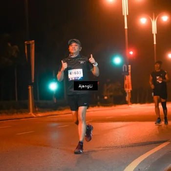 Runner Photo 8390398