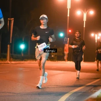 Runner Photo 8390704