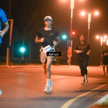 Runner Photo 8390712