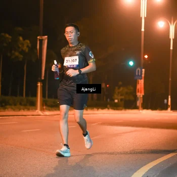 Runner Photo 8390755