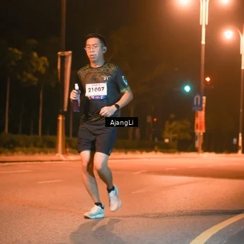 Runner Photo 8390773