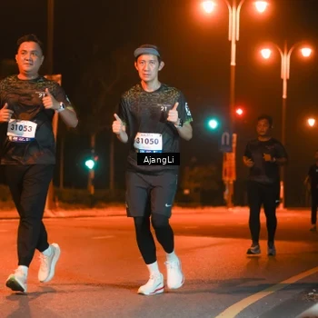 Runner Photo 8390800